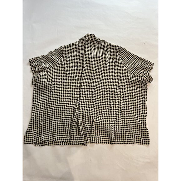 DISSH Button Front Top in Cream Black Diamond Pattern - Picture 2 of 3